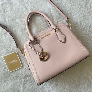 Michael Kors Medium Leather purse